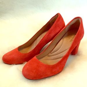 Women’s Clarks Indigo Loyal Soul heels Size 6 1/2